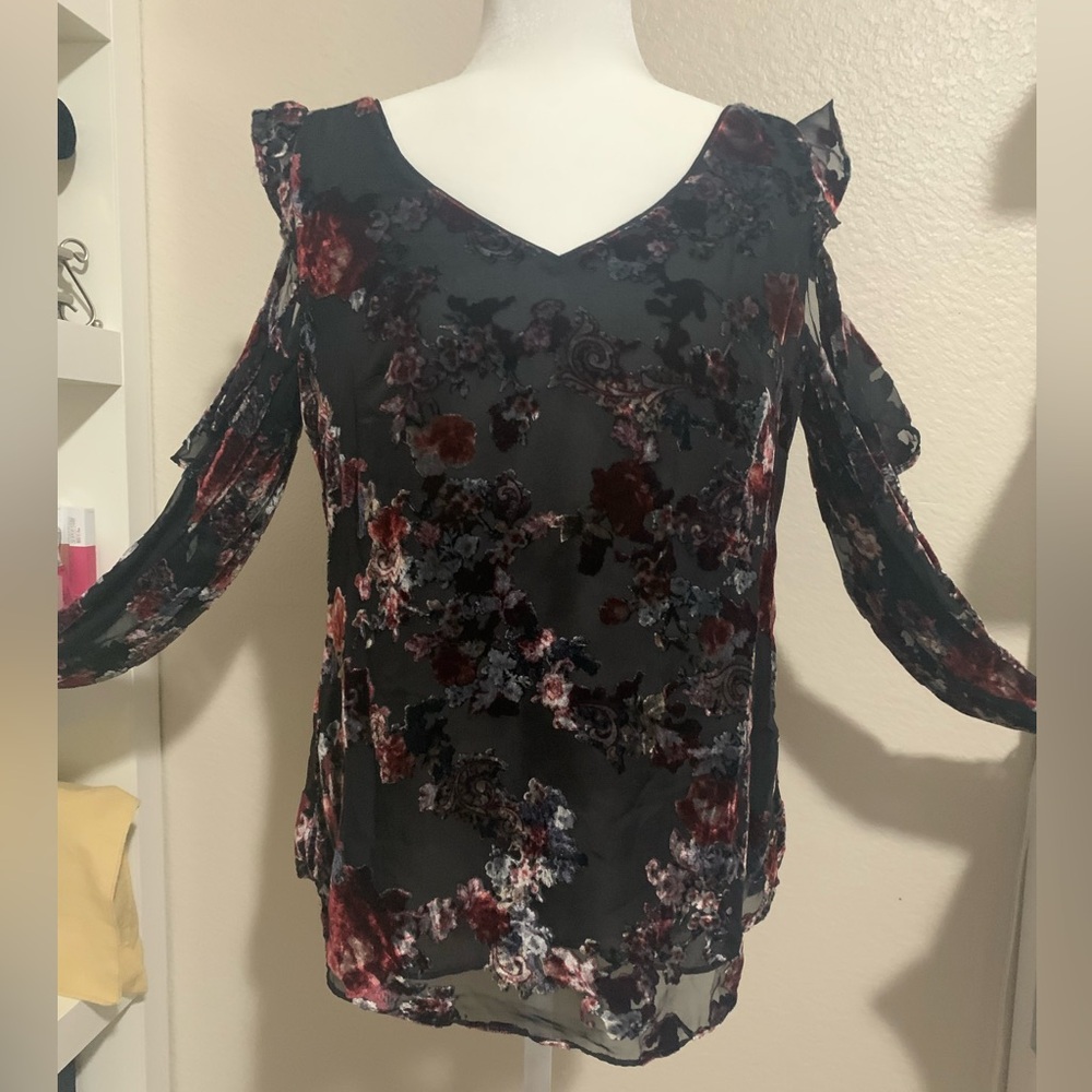 🧨💥MEGA SALE💥🧨  3️⃣ for $20.
WHBM blouse